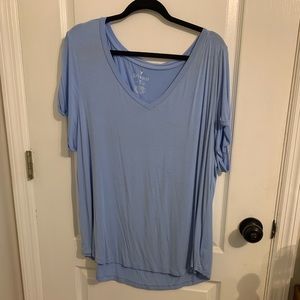 American Eagle t shirt